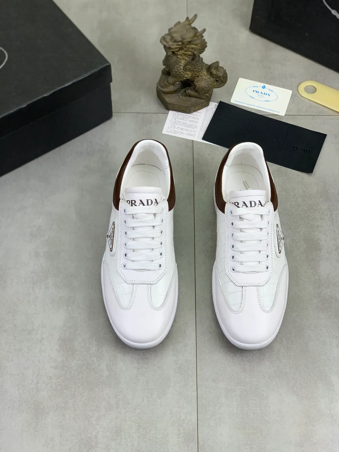 Men's Men's Shoes P400💰[New Style] The latest classic model of high-quality PRADA breathable and comfortable men's shoes has been launched on the official website, 1:1 replica, synchronized in Hong Kong, and on the same catwalk; all made of calfskin with breathable mesh fabric ➕Imported softness Comfortable sheepskin lining, 🍡🍡original rubber outsole, non-slip and wear-resistant; comfortable to wear, attractive style, fine workmanship, and simple and neat shoe last, showing a man's courage and toughness, 👍size 38 to 44; black White 🉑️Choose